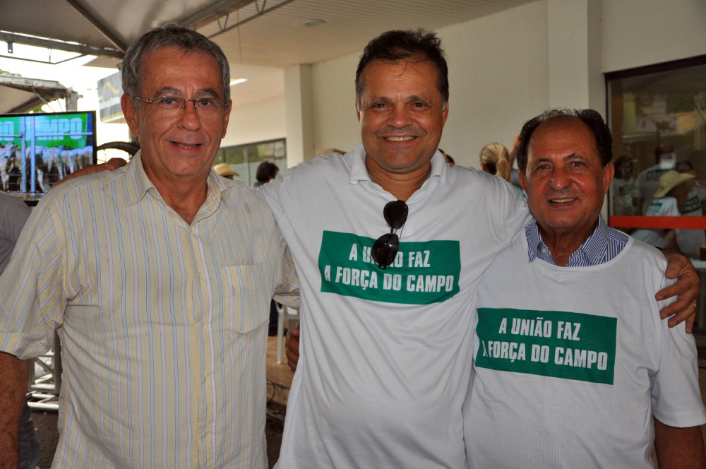 Ao lado do presidente da Acrissul, Chico Maia, o deputado Zé Teixeira classifica o Leilão da Resistência como o verdadeiro Aty Guassu. Foto: Divulgação