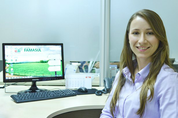 Lideranças no campo, mulheres também se destacam no agronegócio Thaís Carbonaro Faleiros é advogada, empreendedora rural e diretora financeira da Aprosoja MS. Foto: Divulgação