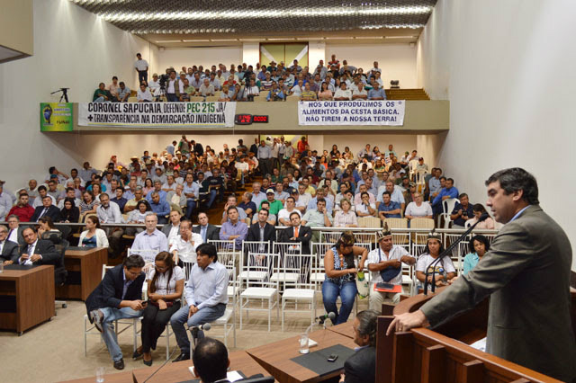 Presidente da Famasul, Eduardo Riedel, durante pronunciamento na Conferência sobre a PEC 215. Foto: Famasul 