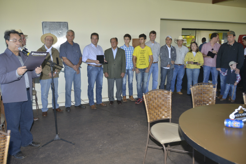 Apoiadores do Sindicato Rural são homenageados com nome de pavilhões do parque de exposições Sindicato presta homenagem às famílias que sempre apoiaram a entidadeFotos: Dirceu Hall/DHE Produções
