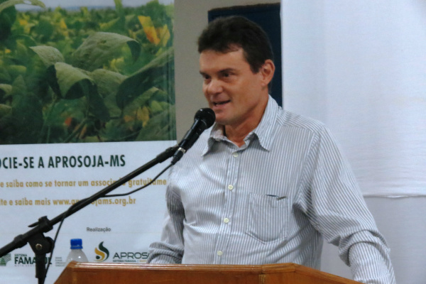 Aplicação de estimulantes eleva produção da soja em 0,4 sc/ha Presidente da Aprosoja MS, Almir Dalpasquale diz que além da representação política, a Associação tem a função de aumentar a competitividade e a rentabilidade do agricultor