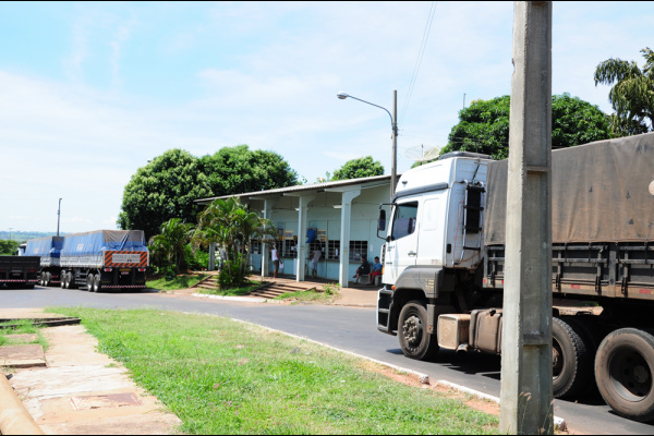 Apagão logístico ameaça economia brasileira, diz Rural O resultado financeiro está sendo sequestrado pela falta de armazéns, rodovias ruins, malha ferroviária reduzida, falta de hidrovias, e portos saturados