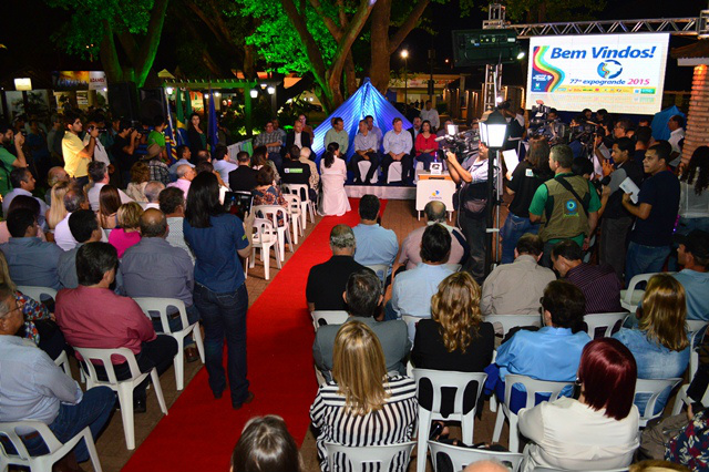 Abertura da Expogrande 2015 é marcada pela homenagem ao pioneiro Abílio Leite de Barros Famasul, Senar/MS e Aprosoja/MS participaram da cerimônia