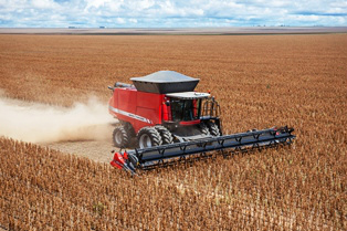 Massey Ferguson lança na Agrotins nova colheitadeira classe 7 com inédito motor de sete cilindros Colheitadeira classe 7 MF 9795