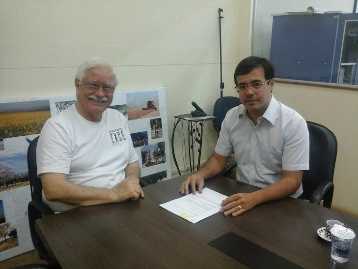 Advogado tributarista Marcel Leal durante recente visita à Aced; palestra vai abordar sucessão patrimonial na Expoagro