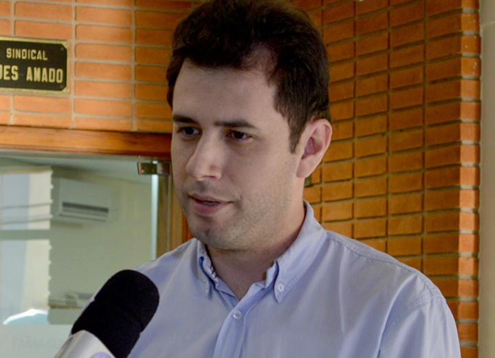 CAR e novo Código Florestal são temas de palestra no Circuito Integração em Camapuã Palestrante do Circuito Integração LPF 2015, Raul Roa, é analista técnico da Famasul