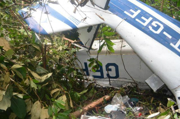 Avião agrícola cai em fazenda e deixa piloto gravemente ferido Avião agrícola cai em fazenda e deixa piloto gravemente ferido em MT