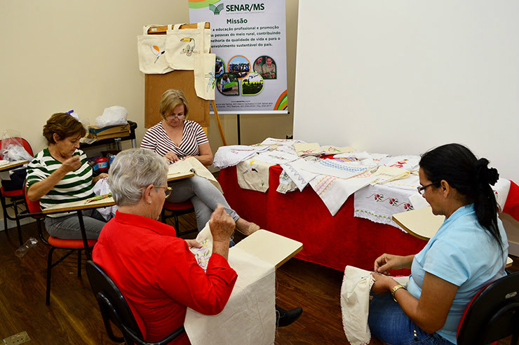 Os sindicatos rurais já podem agendar as capacitações de Artesanato em Bordado Livre, em Vagonite e Ponto Cruz 