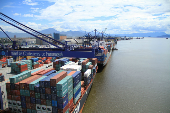 Porto de Paranaguá já utiliza os novos acessos ao pátio de caminhões Porto de Paranaguá já utiliza os novos acessos ao pátio de caminhões