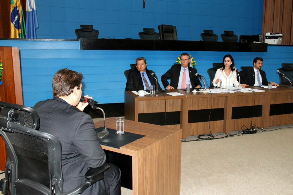 Delegado declara que Cimi instigou resistência de índios à ordem judicial Delegado declara que Cimi instigou resistência de índios à ordem judicial