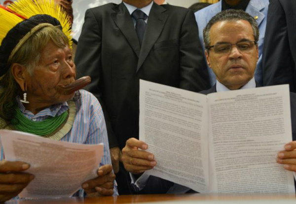 Enrique Eduardo Alves anunciou que priorizará a democracia entre índios e ruralistas ao tratar da PEC.Foto: Wilson Dias/Abr