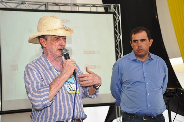 Na Bahia criador aplica técnica sul-mato-grossense e bezerros chegam a 280 kg Na Bahia criador aplica técnica sul-mato-grossense e bezerros chegam a 280 kg