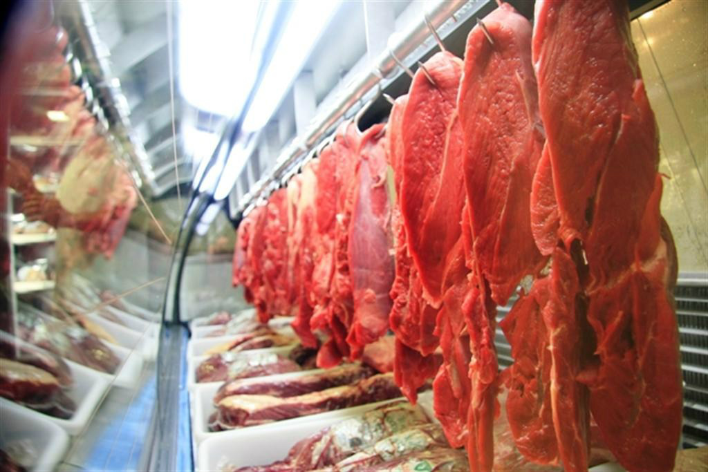 Exportação de carne bovina acelera 21% em 12 meses Exportação de carne bovina acelera 21% em 12 meses
