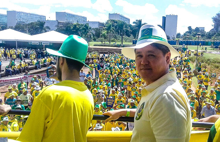 Mais de 200 mil pessoas ligadas ao setor rural participam do movimento pró impeachment Mais de 200 mil pessoas ligadas ao setor rural participam do movimento pró impeachment
