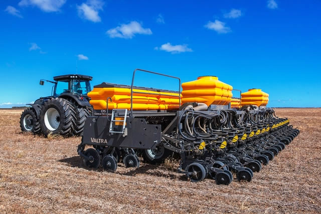 Nova plantadeira Frontier CFS é lançamento da Valtra na Agrishow Nova plantadeira Frontier CFS é lançamento da Valtra na Agrishow