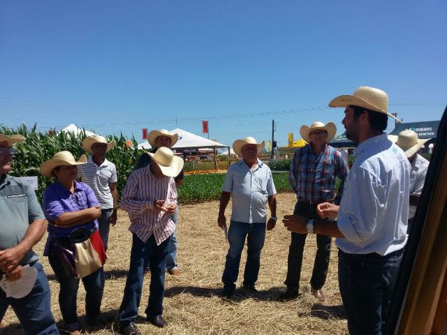 Senar/MS promove dia de campo para produtores de leite em Jardim Senar/MS promove dia de campo para produtores de leite em Jardim