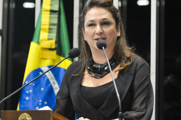 Comissão do Senado adota proposta da CNA ao Plano Agrícola O documento foi apresentado aos senadores da CRA pela senadora Kátia Abreu