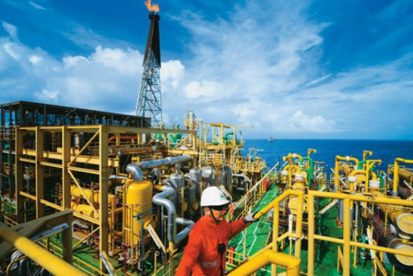 Petrobras aprova contratação de 23 novas embarcações de apoio Unidades serão construídas no Brasil, com 60% de conteúdo local