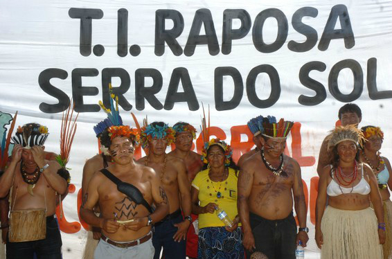 Demarcação não tira índios da miséria no Raposa da Serra do Sol Índios abandonam área e vivem situação precária em Roraima