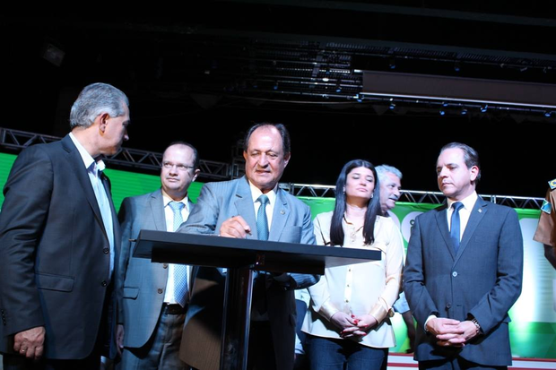 Zé Teixeira atende 39 municípios com Emendas Parlamentares Zé Teixeira atende 39 municípios com Emendas Parlamentares