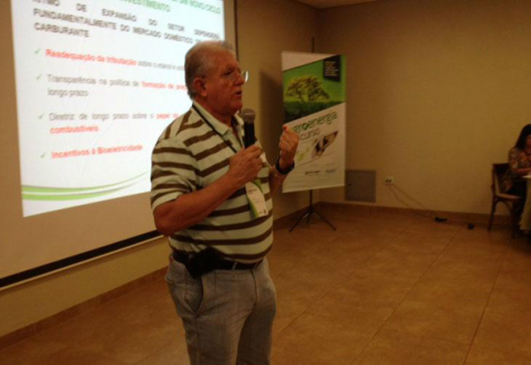 Antônio de Pádua Rodrigues foi um dos palestrantes do projeto Agroenergia em Curso.Foto: Antonio de Padua Rodrigues