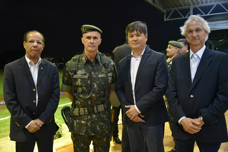 Sistema Famasul destaca presença do exército na fronteira durante cerimônia no CMO Sistema Famasul destaca presença do exército na fronteira durante cerimônia no CMO