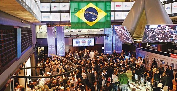 Bovespa sobe 1,68% após condenação de ex-presidente Lula