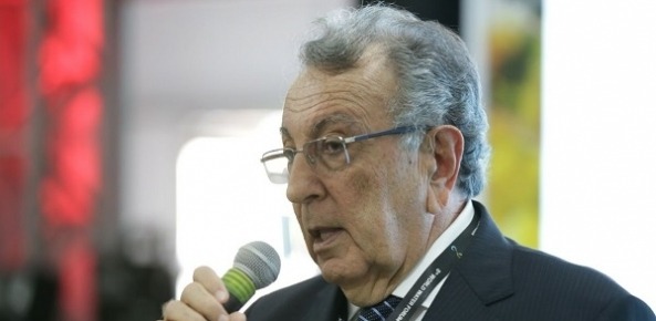 Produtor rural é quem mais se preocupa com preservação da água, afirma presidente da CNA Produtor rural é quem mais se preocupa com preservação da água, afirma presidente da CNA
