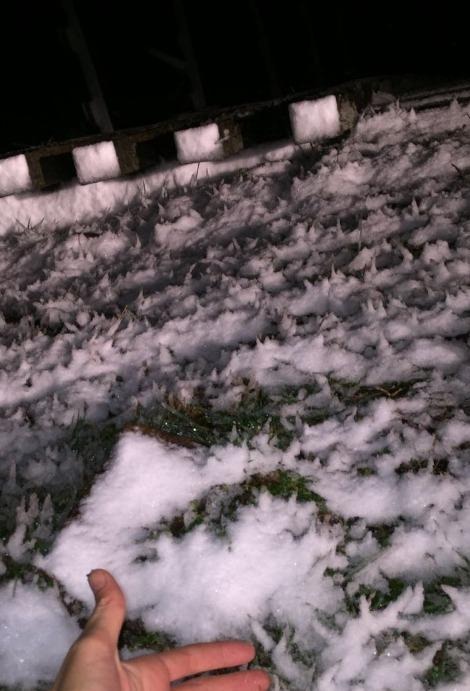Neve acumulou na estrada que leva ao Morro da Igreja - Foto: Mario - Via São Joaquim Online