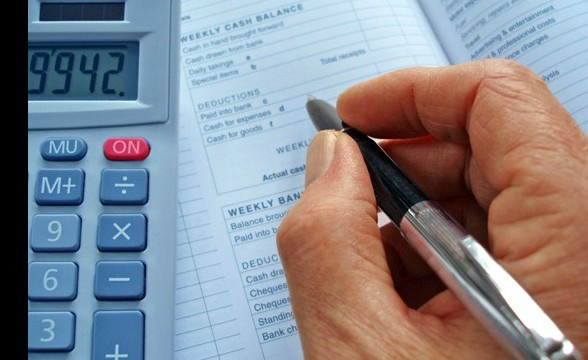 Saiba como declarar o Imposto de Renda 2013 A declaração poderá ser entregue pela internet ou em disquete nas agências da Caixa Econômica Federal ou do Banco do Brasil