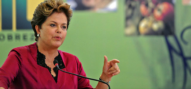 Governo Federal pede suspensão de demarcação de terras indígenas A decisão foi tomada depois que a presidente Dilma Rousseff determinou à Casa Civil que analisasse a situação das demarcações de terras indígenas no país