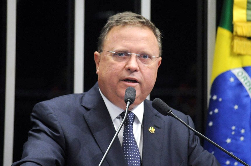 Ministro se corrige e diz que proibição ao uso de glifosato continua em vigor