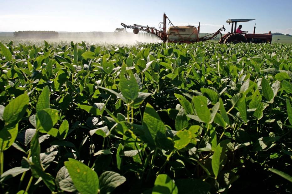 Brasil passa a ser 3º maior exportador agrícola, mas clima ameaça futuro