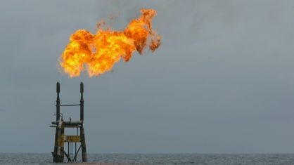 Petróleo fecha com ganhos, após oscilar entre altas e baixas durante a sessão