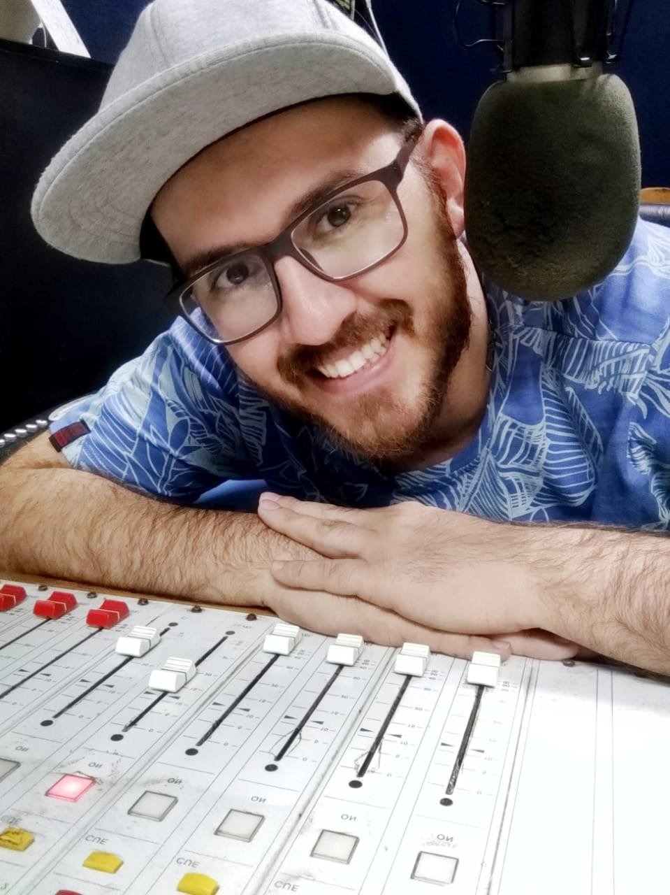 Radialista Fabricio de Souza confirma pré-candidatura a vereador em Ponta Porã Radialista Fabricio de Souza confirma pré-candidatura a vereador em Ponta Porã