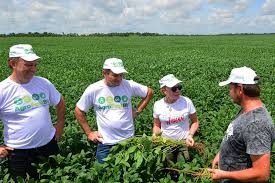 Produtores reafirmam compromisso com agro em semana de comemorações pelo Dia do Agricultor Produtores reafirmam compromisso com agro em semana de comemorações pelo Dia do Agricultor