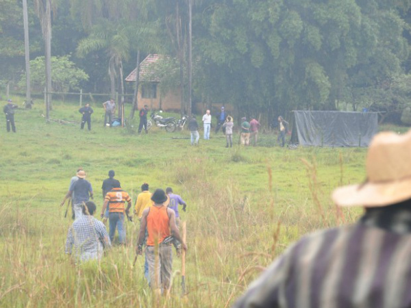 Produtores de Sidrolândia têm até terça para deixarem propriedades Índios determinaram a retirada dos pertences dos fazendeiros, inclusive os animais.Foto: Divulgação