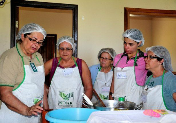 Senar/MS capacita produtores em Bela Vista O Senar realiza semanalmente uma série de capacitações voltadas ao desenvolvimento econômico, profissional e social do trabalhador rural de MS