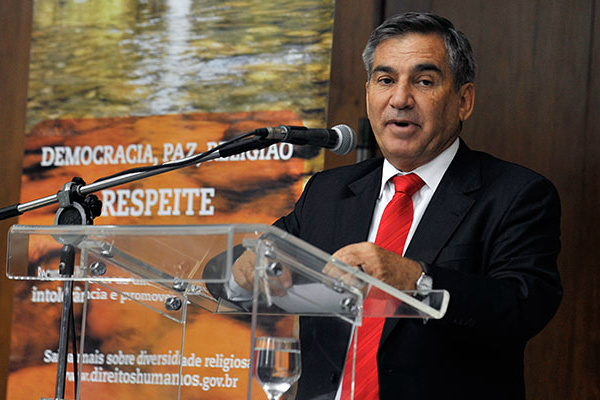 Ministro será convocado para esclarecer conflitos em MS O ministro precisa esclarecer a declaração de que a presidenta Dilma teria dito que teria sido melhor a Polícia Federal não ter cumprido o mandado judicial