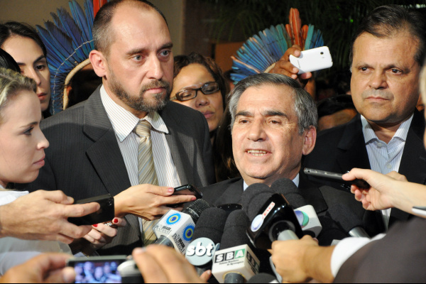 Ministro Chefe da Casa Civil, Gilberto Carvalho, esteve em MS para apresentar alternativa para fim dos conflitos. 