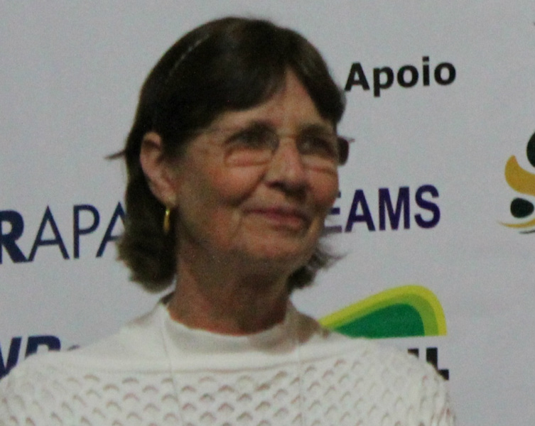 Retomada de ações de MIP-Soja é essencial para produzir com sustentabilidade consultora Beatriz Corrêa-Ferreira, que está coordenando mesa-redonda sobre MIP-Soja, no 13º Siconbiol (Simpósio de Controle Biológico). (Foto: Embrapa)