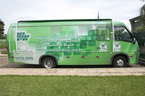 Senar/MS promove inclusão digital no campo O veículo é adaptado para a capacitação de 10 alunos por turma. (Foto: Divulgação)
