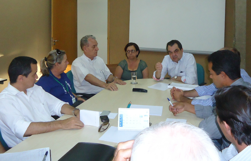 Reunião realizada na UFGD para definir detalhes da caravana que vem a Dourados dia 26.(Foto: Divulgação)
