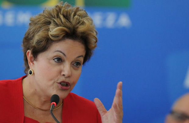 Dilma em assembleia para promulga lei. Foto: Divulgação