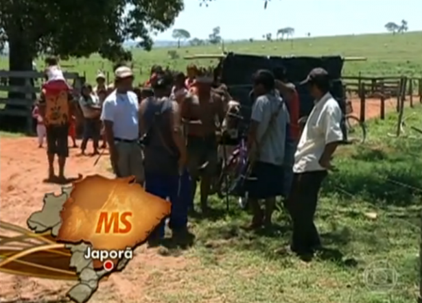 Imagem dos índios na invasão feita em Japorã. Foto: G1