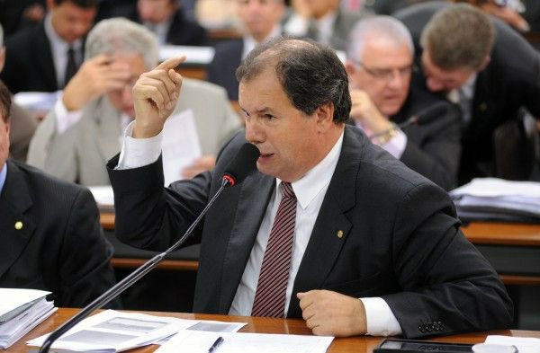 FPA acusa governo de fraude em laudos para demarcação de território quilombola Alceu Moreira (PMDB-RS), presidente da Comissão Especial que debate o tema. Foto: Divulgação