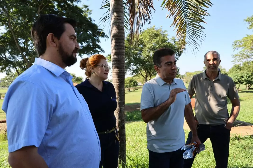 O prefeito Marçal Filho, acompanhado dos secretários municipais, participou do lançamento da 1ª Festa da Páscoa de Dourados na manhã desta quarta-feira. Foto: A. Frota.