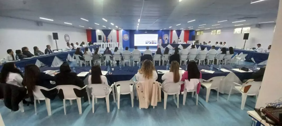 Encontro de docentes da UCP de Pedro Juan antecede início das aulas