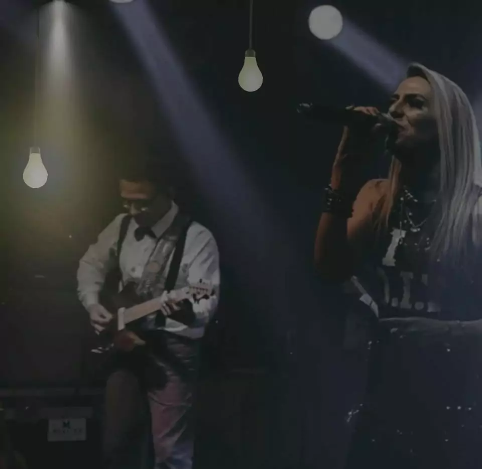 Legenda – Banda Expresso Cappuccino será a principal atração no Baile do Rubi que acontece neste sábado no Salão de Eventos da Unigran (Foto: Divulgação).