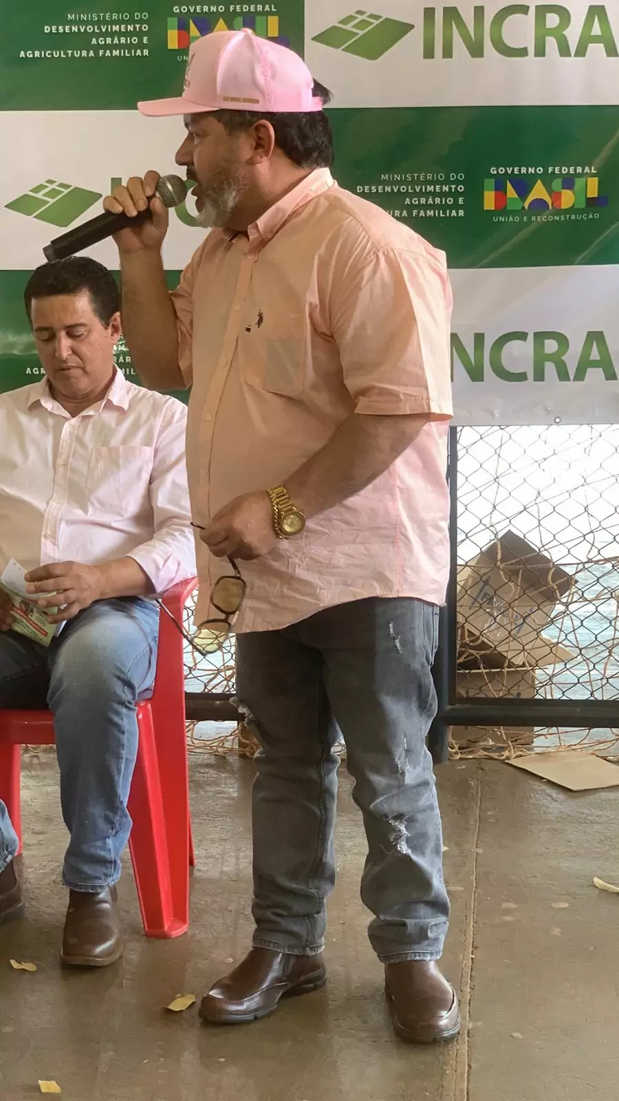 Carlos Bernardo prestigia entrega do programa Fomento Mulher em Casa Verde.